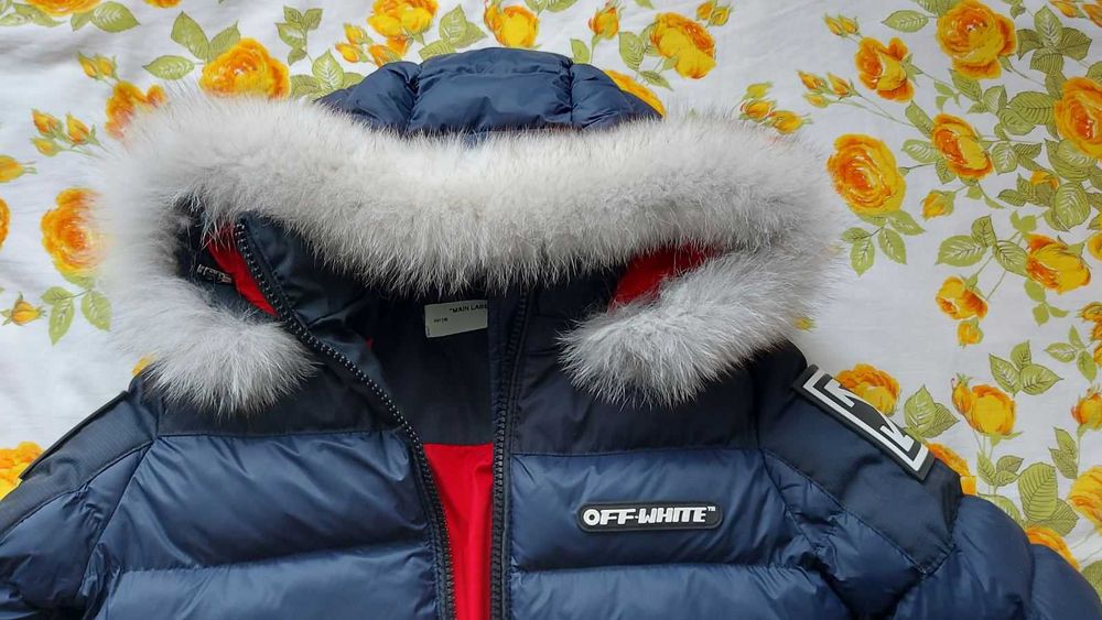 Дамско зимно яке с качулка от естестван пух