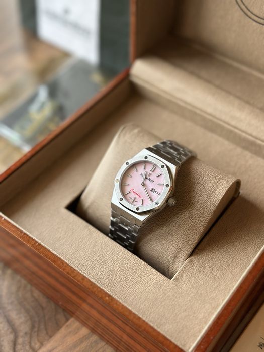 Audemars Piguet Royal Oak Pink Quartz 33 mm - дамски модел