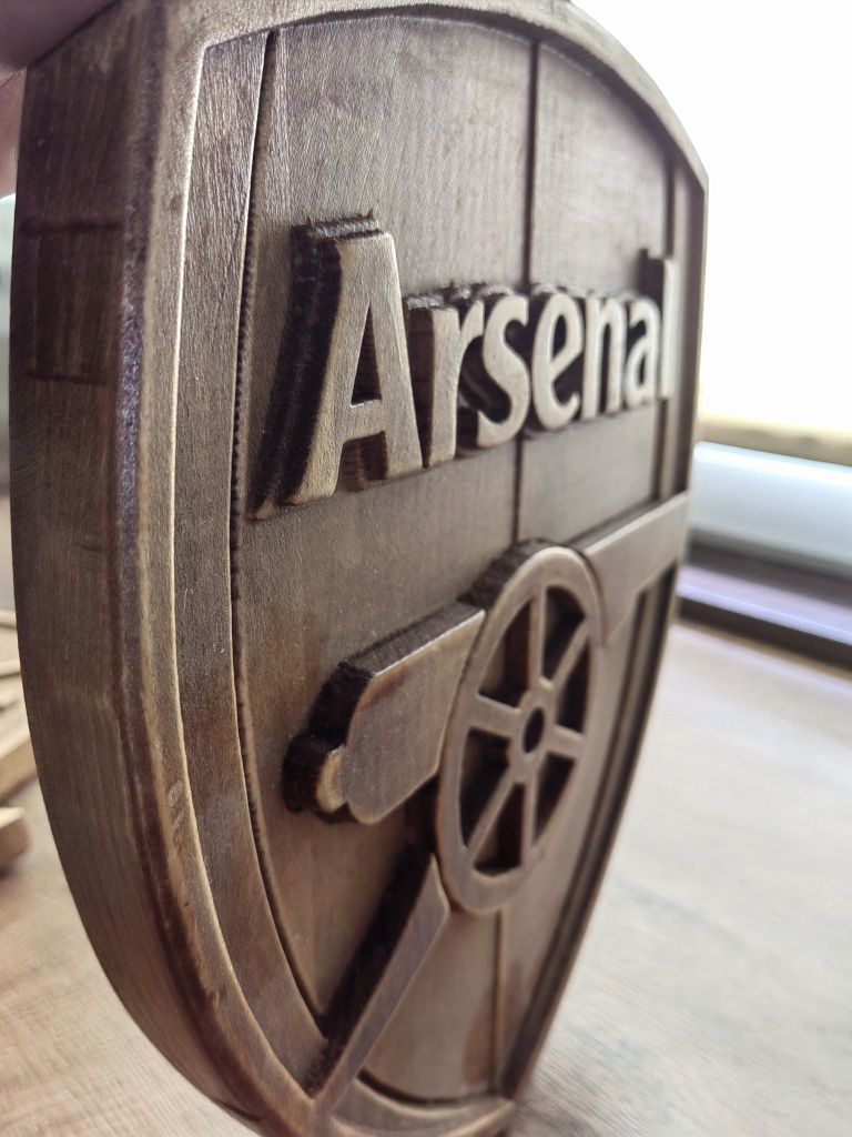 Arsenal емблема дърворезба West ham