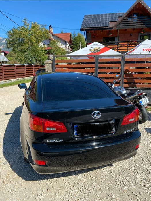 Lexus is 220d impecabil