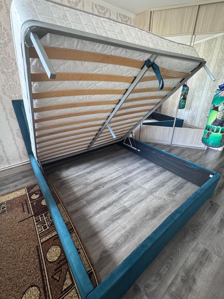 Срочно продам кровать в отличном состоянии