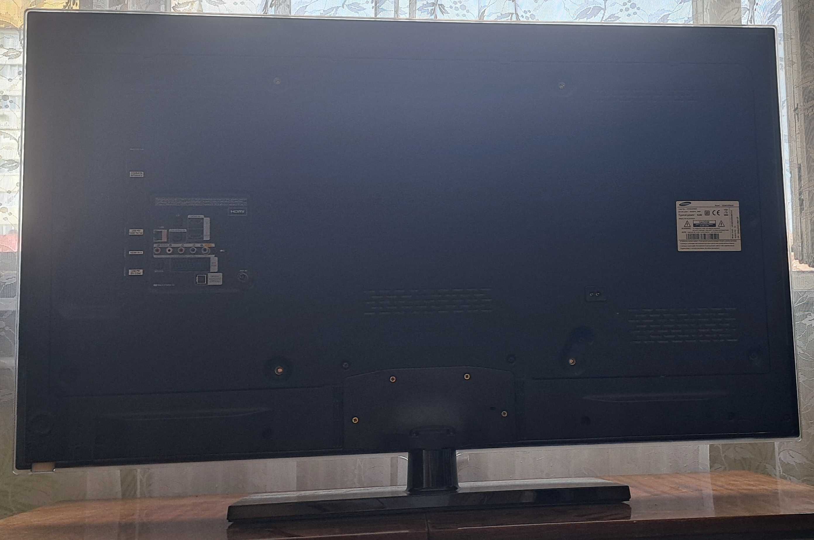Телевизор SAMSUNG 46"