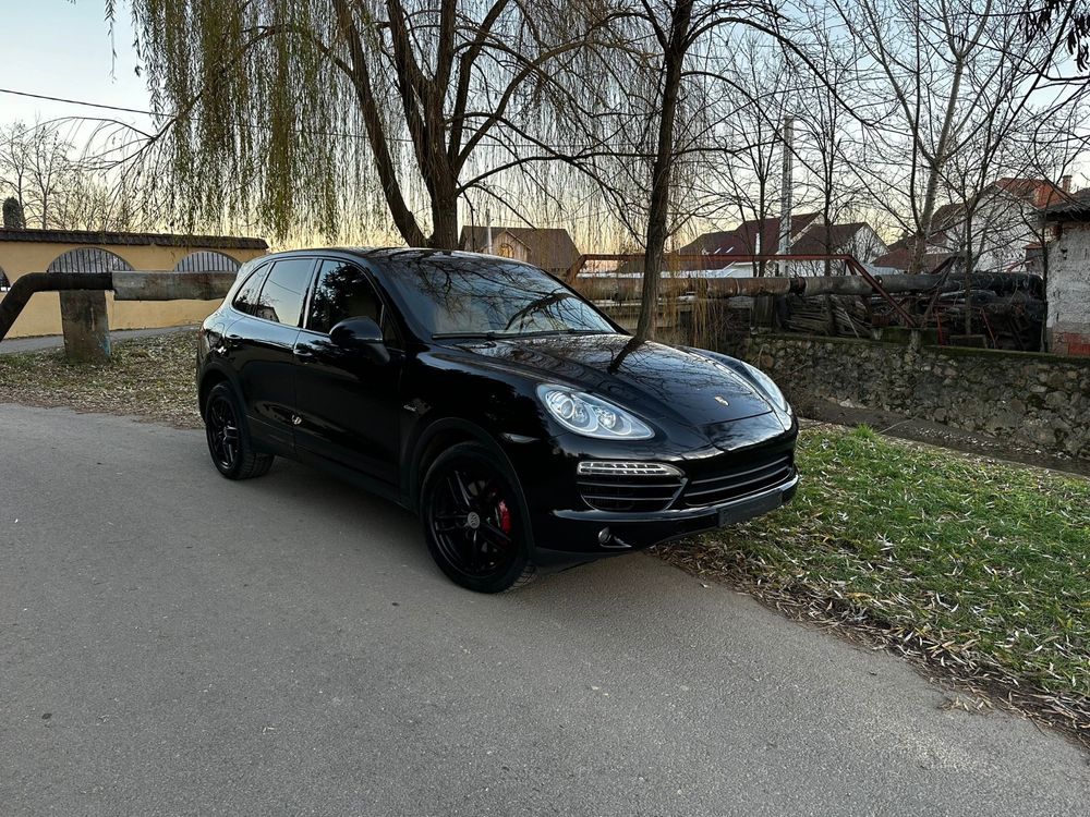 Vând Porsche Cayenne