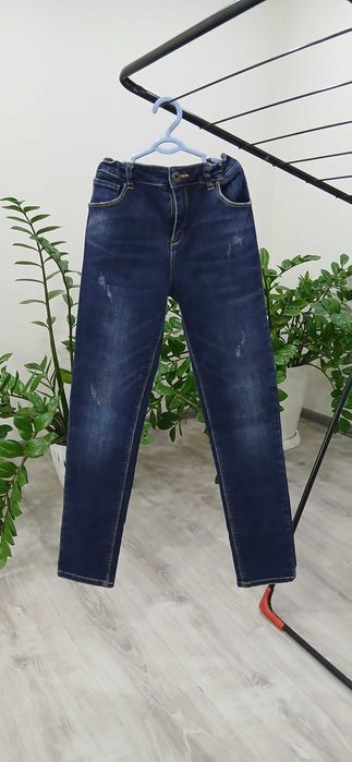 Джинсы на мальчика в хорошем состоянии