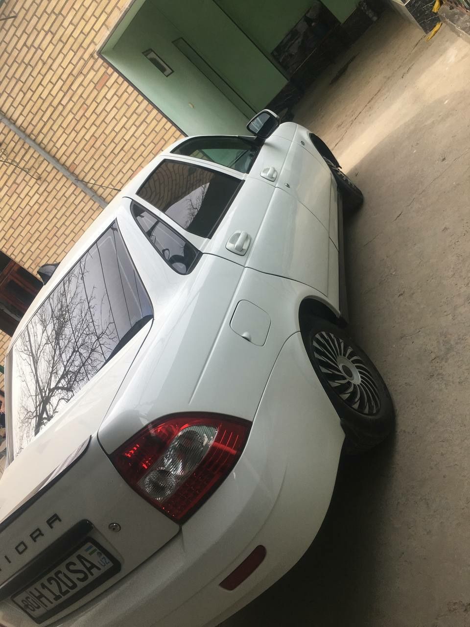 Lada priora sedan 2012