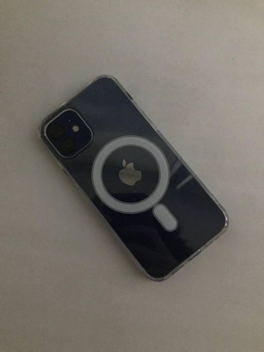 Айфон 12    Синий цвет состояние  идеал