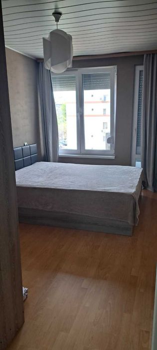 Tристаен тухлен апартамент в центъра