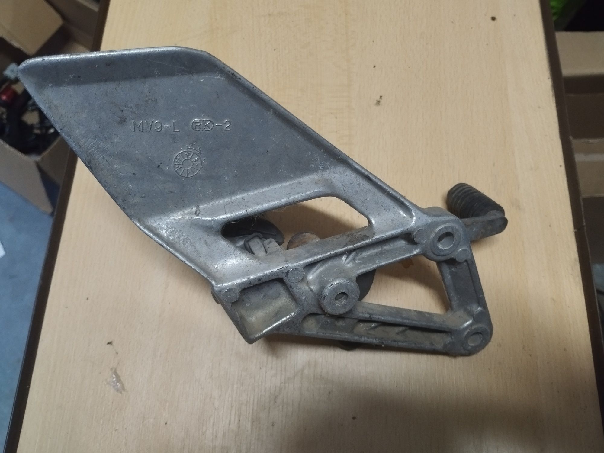 Suport scăriță stânga cu schimbător pentru Honda Cbr 600 F3 1995-1998