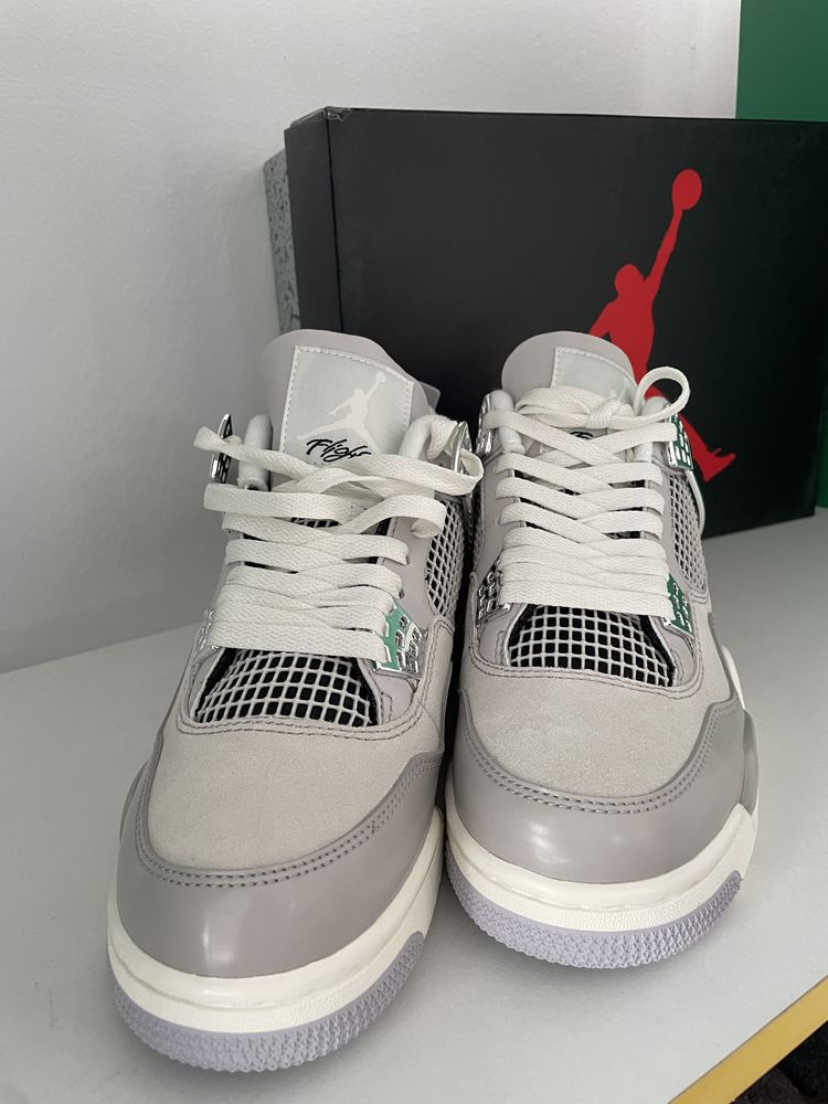 Vand jordan retro 4 frozen moments