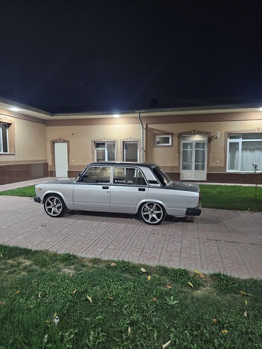 Vaz 2107 sotladi