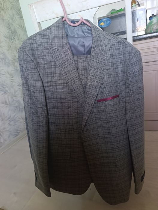 Мужской кастюм тройка новая