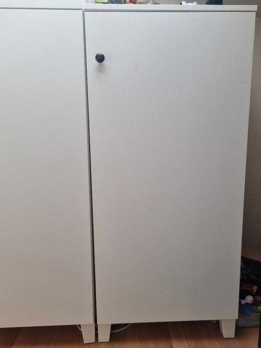 Birou, noptiera si dulap ikea, in stare foarte buna