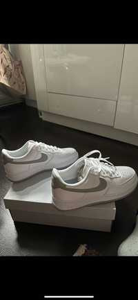 Nike Air Force 1 07’ marimea 42.5