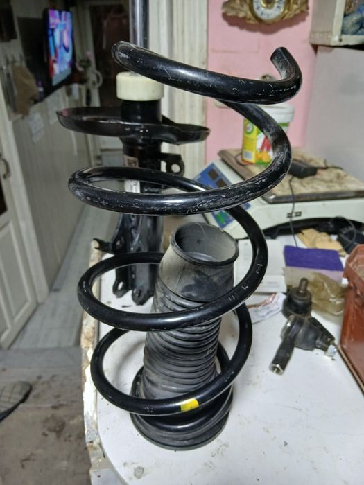 Передние амортизаторы и пружины малибу2