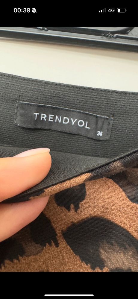 Fusta satinata Trendyol