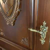 Барокова луксозна  старинна месингова дръжка за врата, брава ,обков