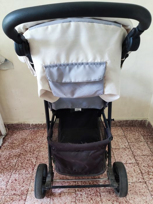 Vând carucior Kikka Boo