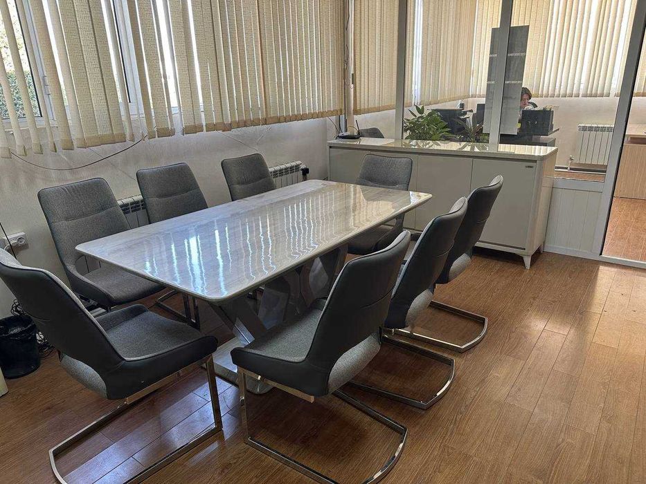 стол для переговоров