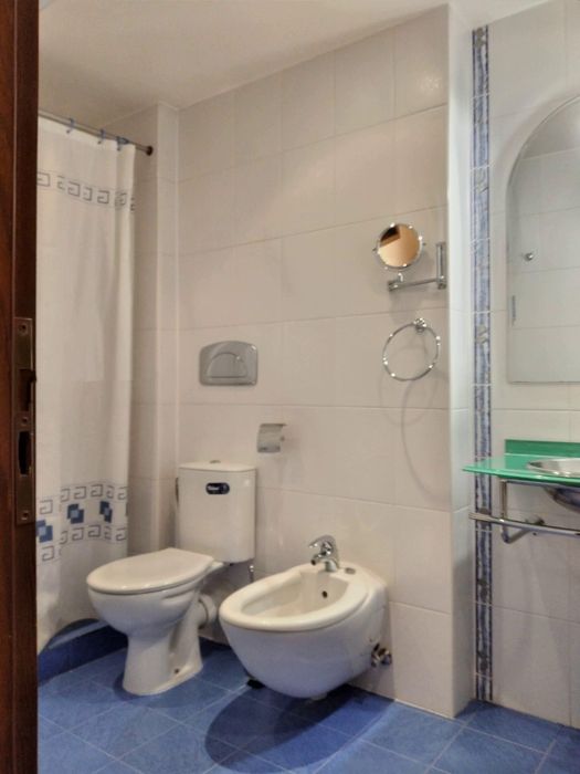 Дава се под наем Тристаен апартамент в София, Лозенец - 102 кв.м за 975 € - Снимка #5