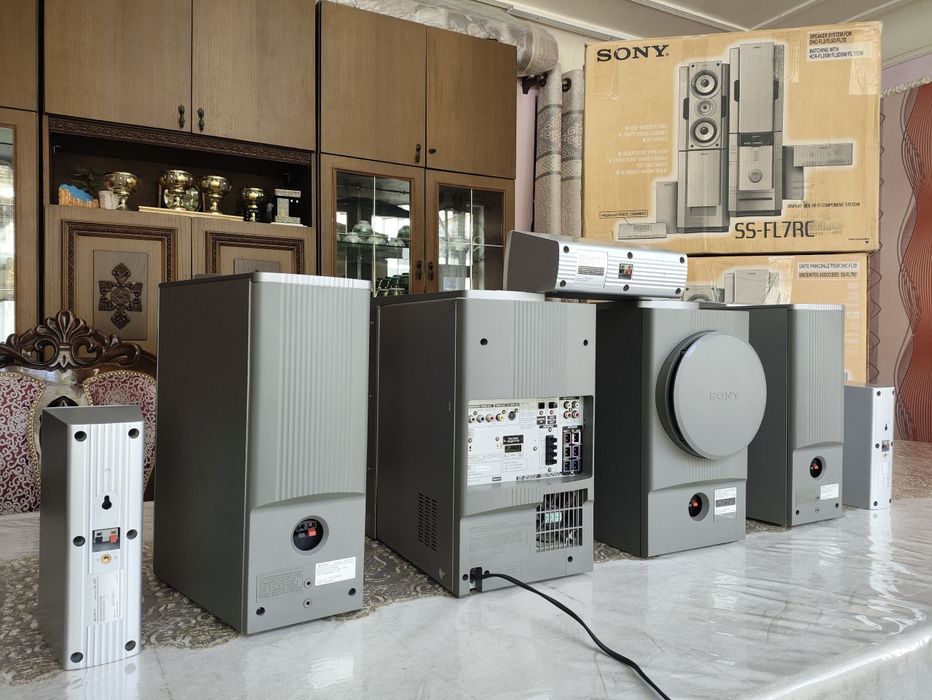 Orginal SONY muzikalniy sentr sotiladi yangi. pulti bor bass kuchli