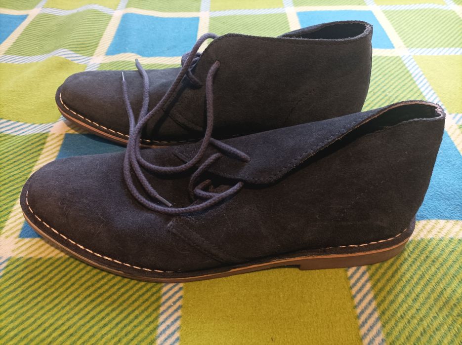 Продавам нови велурени обувки