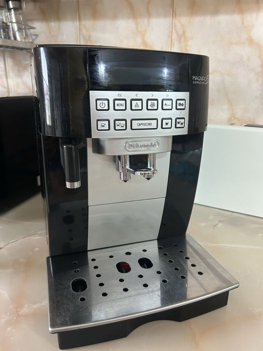 Espressor automat Delonghi Magnifica S Cappuccino