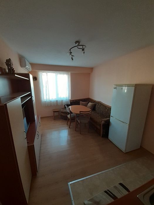 Двустаен в началото на кв. Бузлуджа до спирка качица