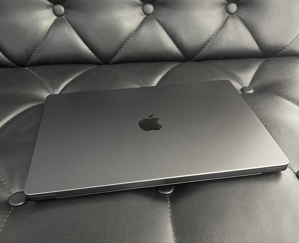 Apple MacBook Pro M3 Pro 2023  в идеальном состояние