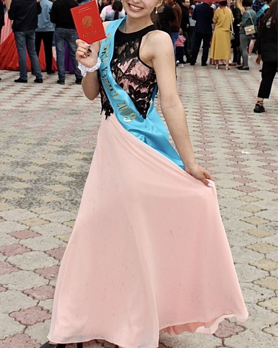 Вечернее длинное платье