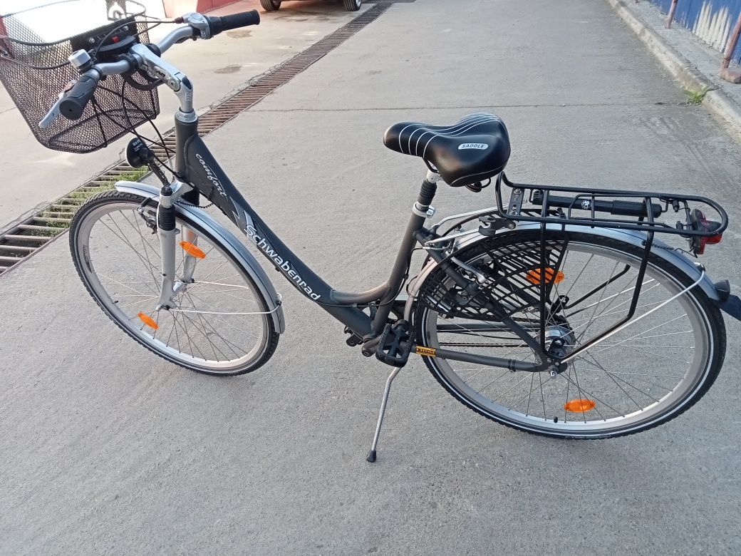 Vând bicicleta din aluminiu pentru dama