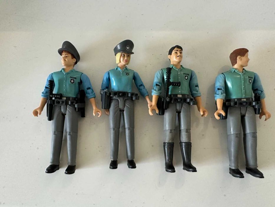 Детски фигурки на Bruder