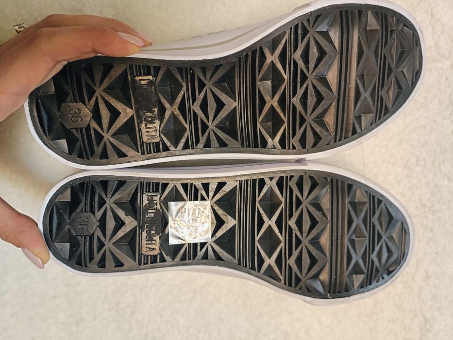 Teniși noi gri cu steluțe