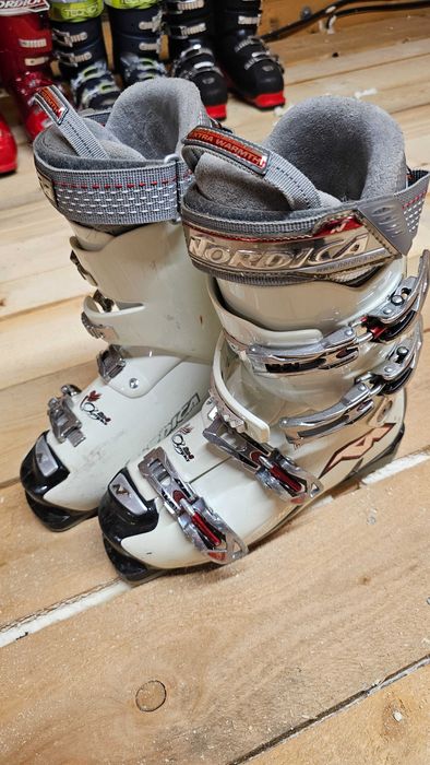 Clapari ski Nordica stare buna