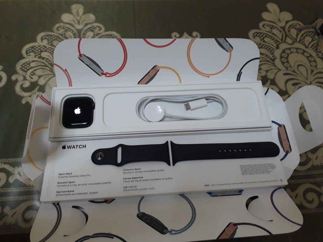 apple watch se 44mm midnight sport band