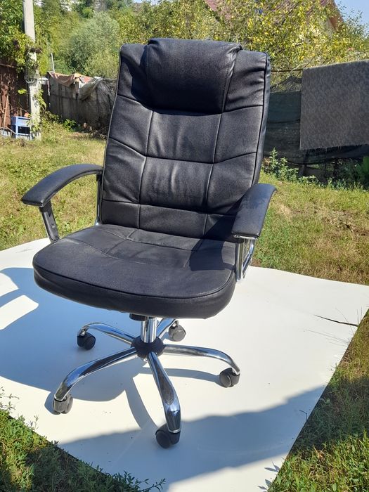 Vand birou,fotolii  și termopan