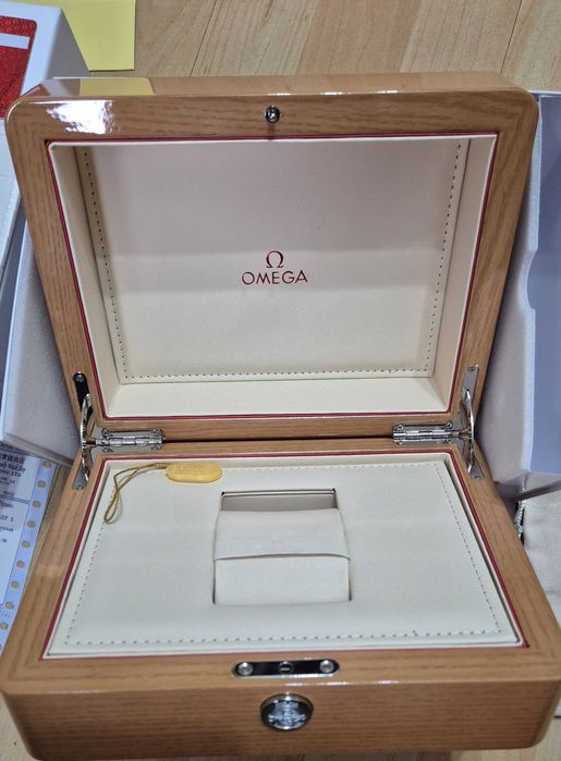 Cutie ceas Omega Premium cu toate acte + punga