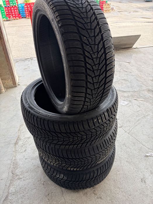 ЧИСТО НОВИ! Зимни гуми Hankook 245/40 R20 - 4бр.DOT 2225