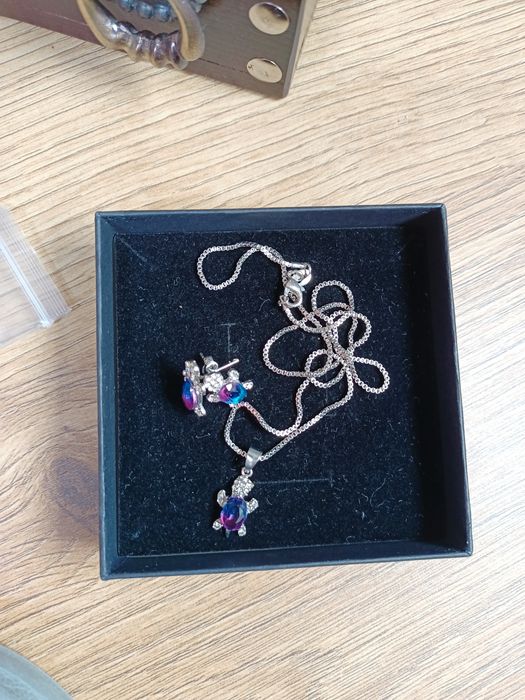 Vând bijuterii din argint