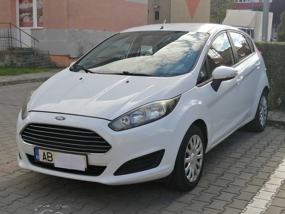 Vând Ford Fiesta, an 2013, 205000  km, preț 4300 euro negociabil.