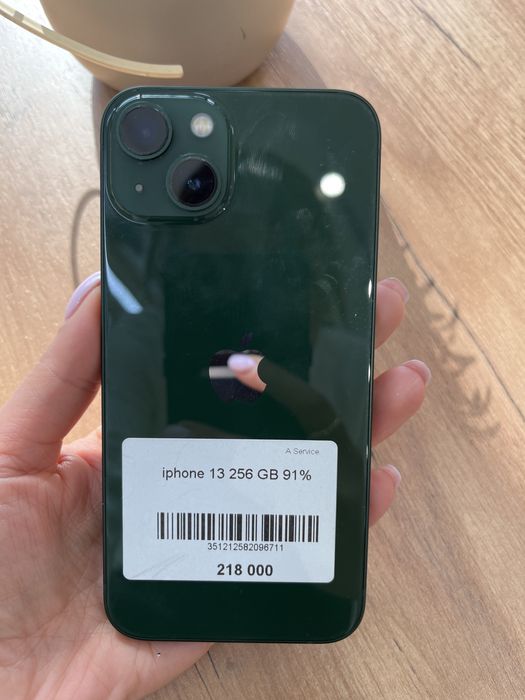 iPhone 13 на идеольным состаянии