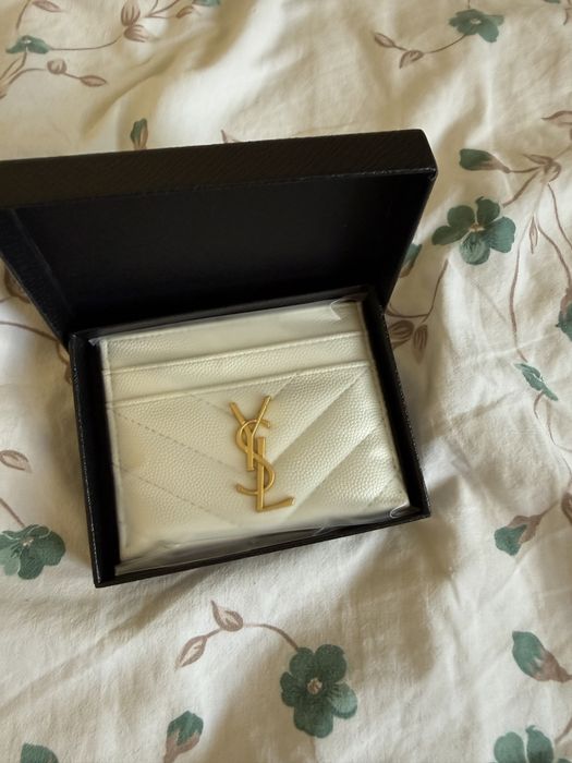 Portofel YSL perfect pentru dame
