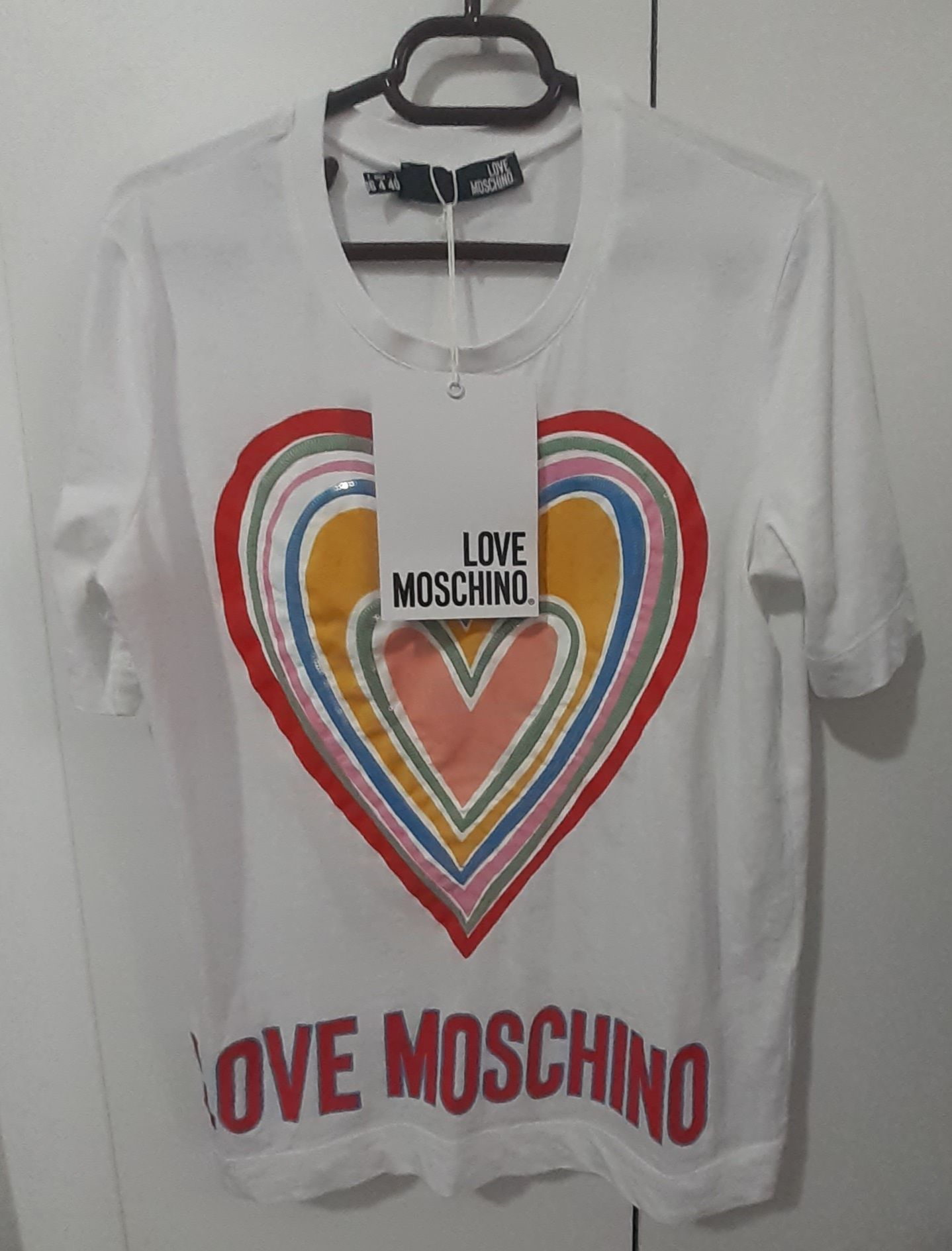 Tricou damă Love Moschino marimea M original nou cu eticheta.