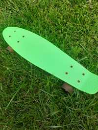 Skateboard verde cu lumini !