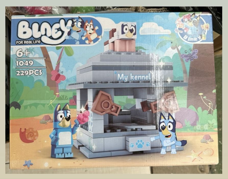Конструктор Блуи и Бинго Bluey Bingo - Кучешка къщичка , 229 части