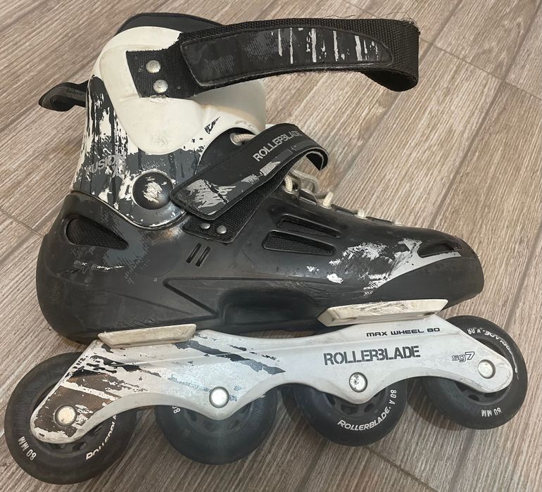 Vand Role Rollerblade, nr. 43, 400 Ron