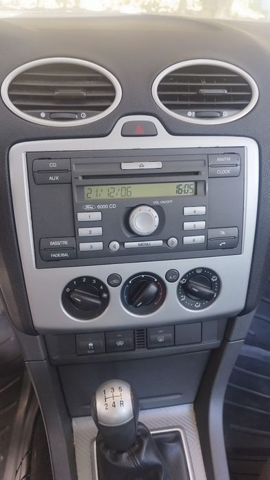 Vând Ford focus 2007 pe benzina motor 1600cm3
