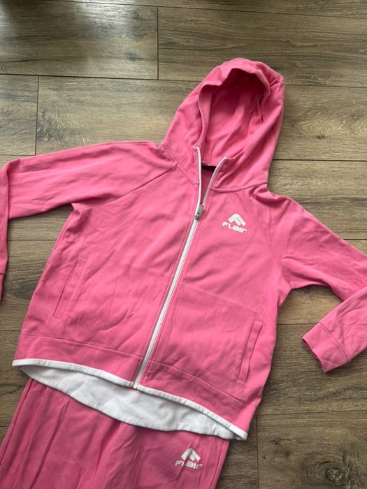 Дамски екип flair нов