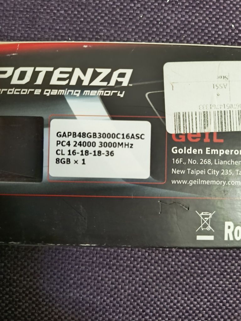 Vând placi RAM 8x2 gb