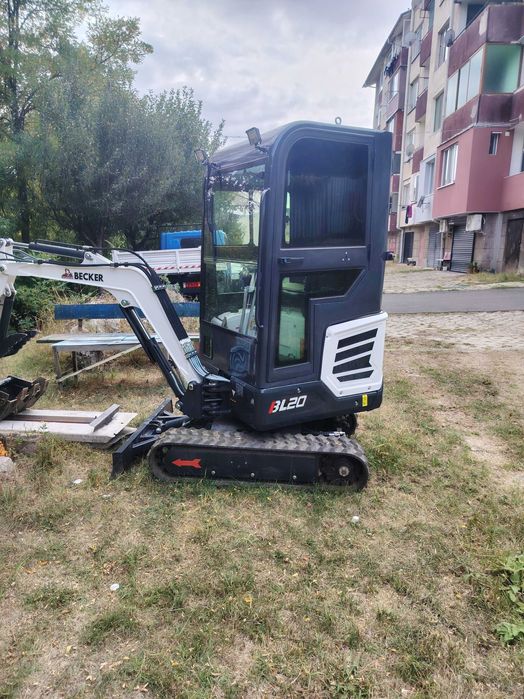 Самосвал Тристранен и мини багер