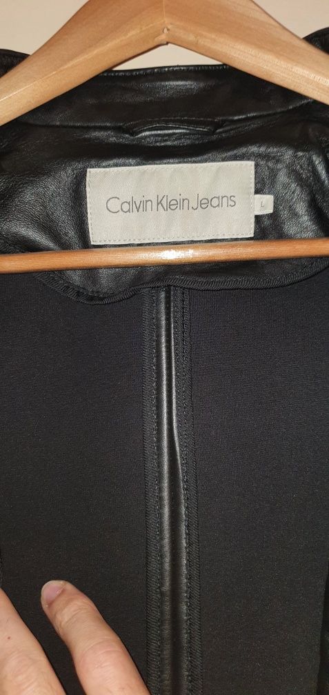 Vand geaca de piele Calvin Klein Jeans originala neagra